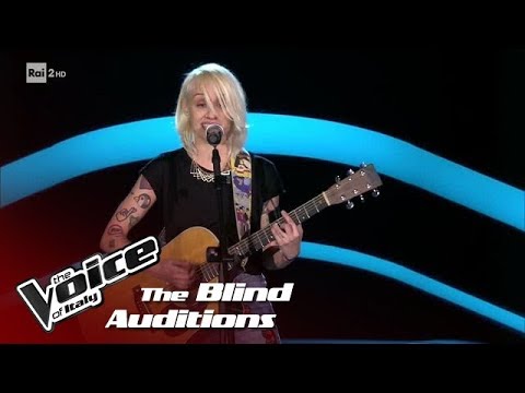 Alessandra Machella "Andiamo a comandare" - Blind Auditions #2 - The Voice of Italy 2018