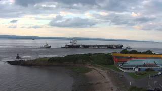 preview picture of video 'Boat coming into Avonmouth past Battery Point'