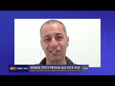 Homem é dado como morto e tenta provar que está vivo