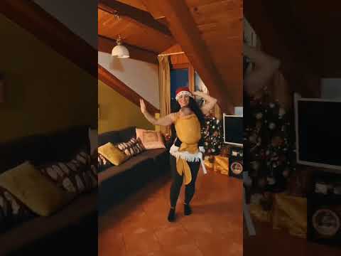 #bellydance #babywearing #babywearingdance #christamas #newborn #jinglebells #arabicmusic