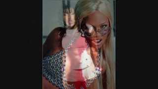 Gucci mane Freaky Girl remix ft Nicki Minaj, lil Kim, Str8 Lace