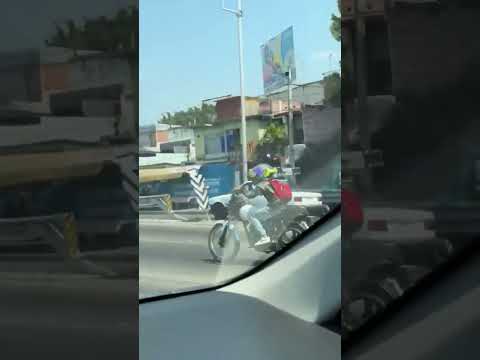 este morro con la realidad bien alterada 😡 #motos #morelos #biker #observacionesdiarias #smartphon