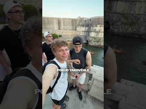 PRAVÝ KAMARÁD
