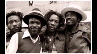 Wailing Souls- Who Lives it