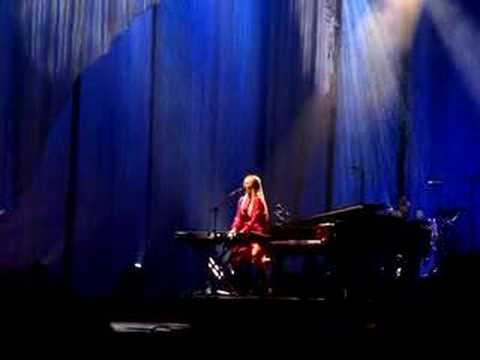 Tori Amos - Albany 07 - Tombigbee