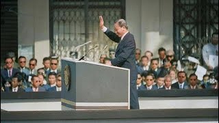 Tổng thống Nguyễn Văn Thiệu  trong lễ nhậm chức năm 1971