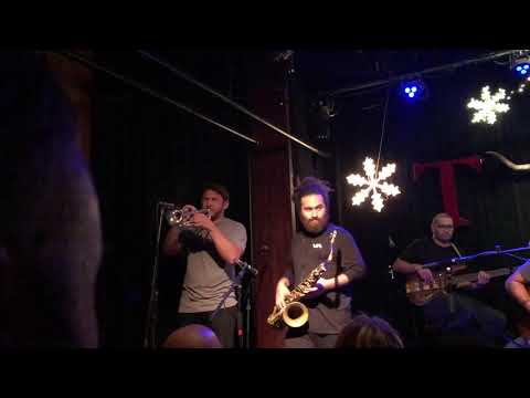 Eric Rachmany + Kyle Ahern ft TJDS, Zach Meyerowitz and Eric Hirschhorn- Outta Control Acoustic Live
