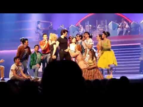 LIVE: Final Grease le musical au Théâtre Mogador, Paris 2018, (Sébastien Vlt)
