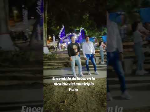 Encendido de luces en la alcaldía del municipio Peña