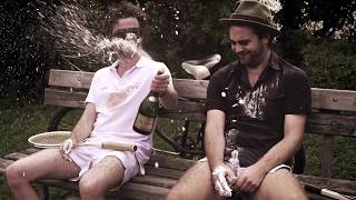 Hau dem Zirkus den Hut drauf Music Video