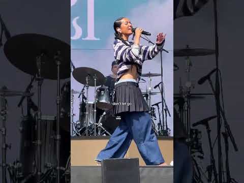 track: HILLARI - Control