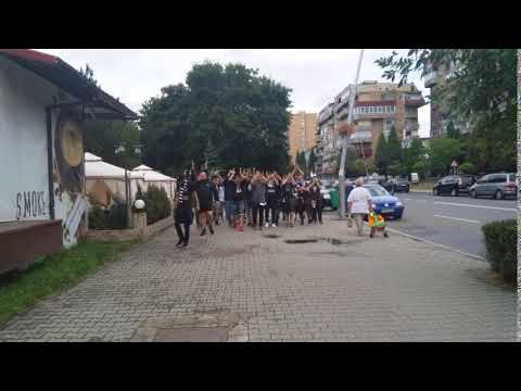 Centenar Jiul Petroșani - suporteri în drum spre stadion (2)