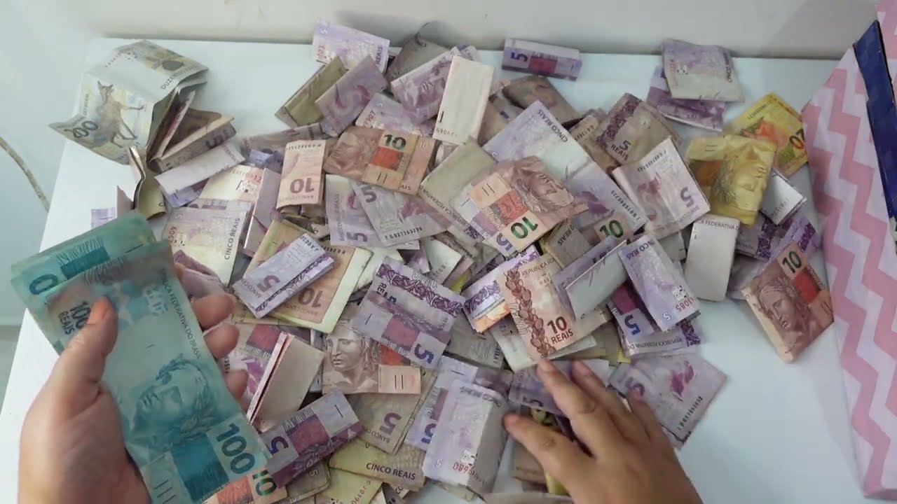 Abrindo o cofre/ juntei o ano todo!  #natal #dinheiro