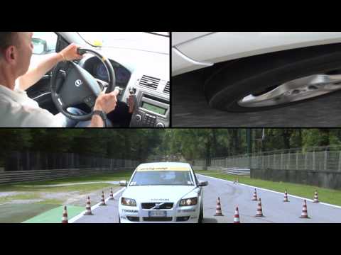 Video corso di guida - Lezione 6: frenata di emergenza in autostrada ed evitamento ostacolo