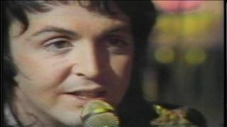 Paul McCartney &amp; Wings - [Medley] Little Woman Love/C Moon [Live] [High Quality]
