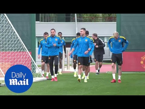 Man United: Ronaldo cracks joke with Phil Jones ahead of Villarreal game