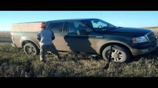preview picture of video 'Upland Hunting in South Dakota'