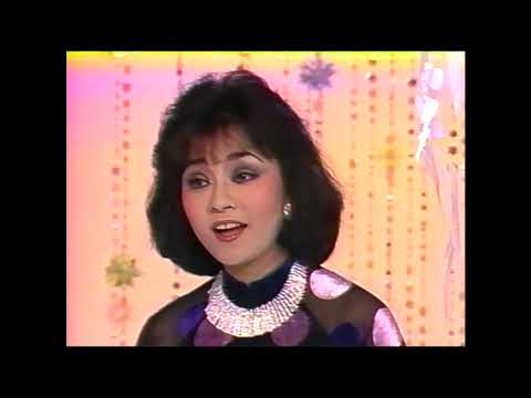 Thể hiện bởi Hương Lan