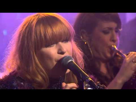 Linnea Henriksson - Halmstad (Live @ Nyhetsmorgon)