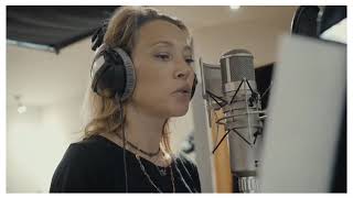 Teaser MESDAMES : « Un verre à la main » en duo avec Laura Smet