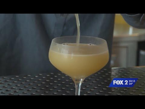 Cocktails-to-go law goes in effect next year for Illinois