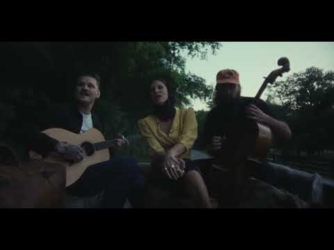 BRÍET - Sweet Escape (Live on the road in Nashville with Dylan Smucker and Nathaniel Smith)