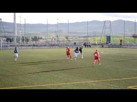 Golpe de la portera del Ardoi a Aitziber (05-04-2014)