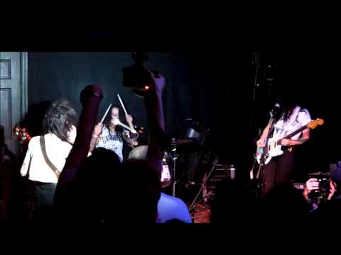 The Coathangers - Trailer Park Boneyard (live at ATL Mess Around, 4/26/14)(2 of 2)