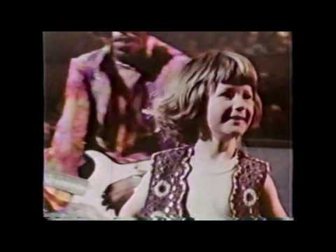 3 Year Old Boy Meets Jimi Hendrix On Stage