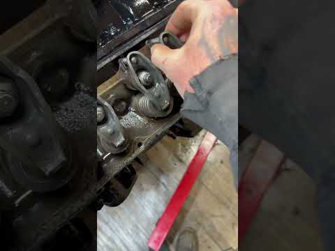 Pontiac 400/455 valve adjustment #mechanic #diy #pontiacperformance #carrescue #carbuild #dragcar