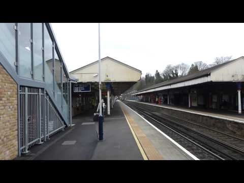 37668 & 37706 at Winchester on 6Z00 earlier today.
