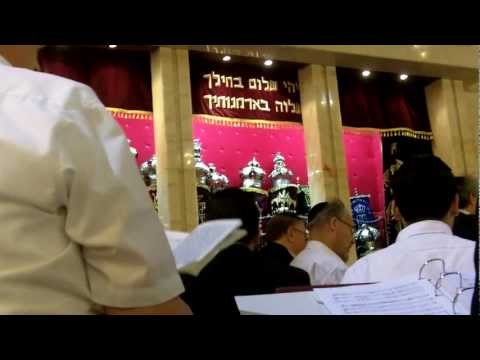 Slichot Service w: Cantor Chaim Adler