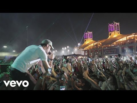 Enrique Iglesias - SUBEME LA RADIO feat. Descemer Bueno, Zion & Lennox (Tour Video)