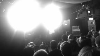 Girl Band - De Bom Bom - Live