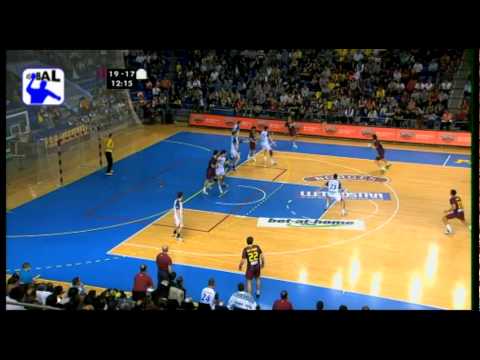 F.C. Barcelona 28 - Reale Ademar León 27