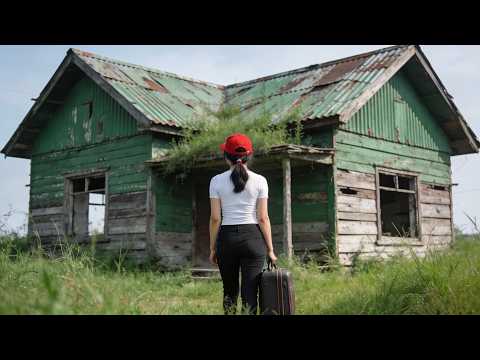 The female CEO left the city for the forest and REVIVED an abandoned house in 201 days.