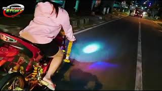 Download lagu cewek cantik naik vixsen  vijar mp3 Download lagu cewek cantik naik vixsen  vijar mp3