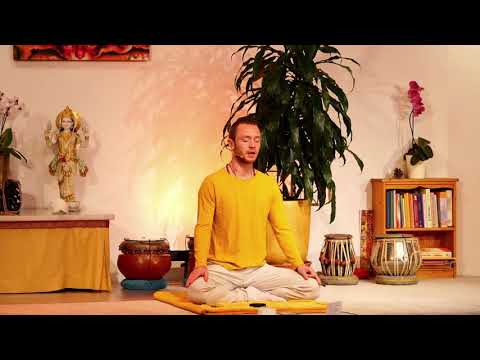 Fortgeschrittenes Pranayama mit Tilman - Yoga Vidya Ashram Live - 6:00 Uhr 30.10.2021