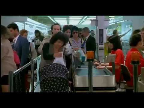 Johnny Stecchino - Stealing in the supermarket