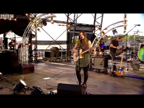 Honeyblood - Bud (live at The Quay)