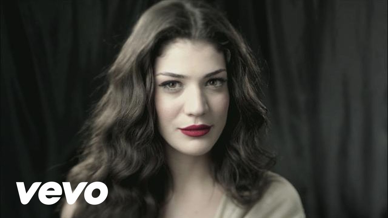 Ivi Adamou — La La Love