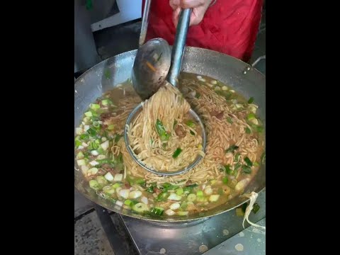 河南郏县吃羊肉炝锅面，12一碗，热油爆炒羊肉，下入豆角面条 #美食 #原创视频 #特色美食小吃 #家常美食
