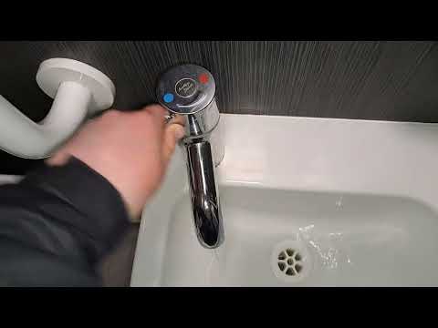 Legoland Windsor Duplo, (Disabled WC) Armitage Shanks, Contour 21 sink & Dyson airblade V Hu02