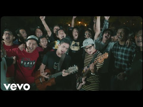 Pee Wee Gaskins - Ikut Aku Ke Bulan (Official Music Video)