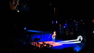 Fleetwood Mac "Never Going Back Again" live @ O2 Arena Dublin Sept 2013 (HD)