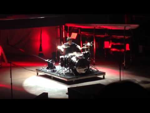 Sick Ass Drum Battle - Andy Hurley & Patrick Stump