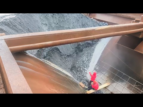 Barge unloading 3600 tons of coal - Part 3 - smooth flow - Vlog of work on the barge