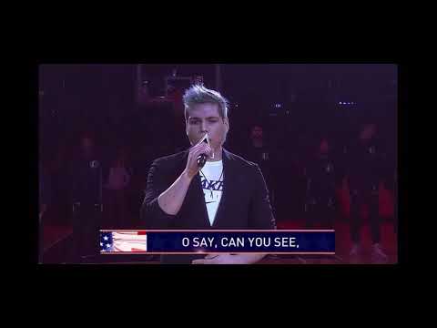 Paolo Ramirez “Tito Rey” canta el himno de EEUU en partido de los #Lakers 🇺🇸#paoloramirez #titorey