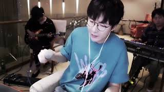 Download lagu 刘宇宁 摩登兄弟 - 情深深雨濛濛 'qing shen shen yu mengmeng' (Romance in the Rain) Lyrics Version mp3