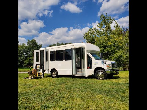 2009 Ford Econoline Starcraft E350 Wheelchair Bus • promasautosales.com